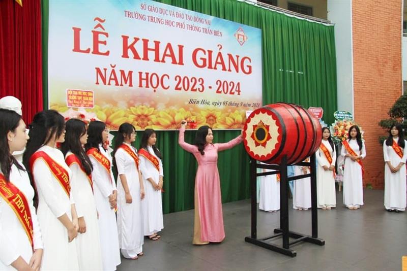 TIẾNG TRỐNG KHAI GIẢNG NĂM HỌC MỚI