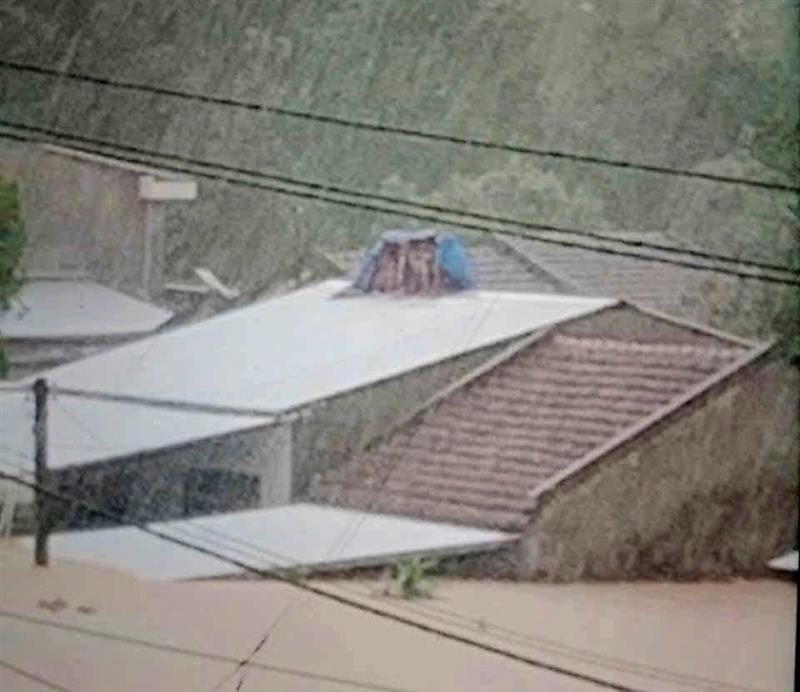 Vì sao nên nỗi...