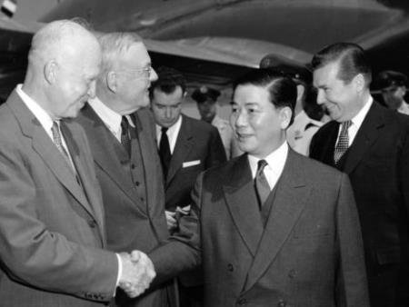 Ngô Đình Diệm về nước 