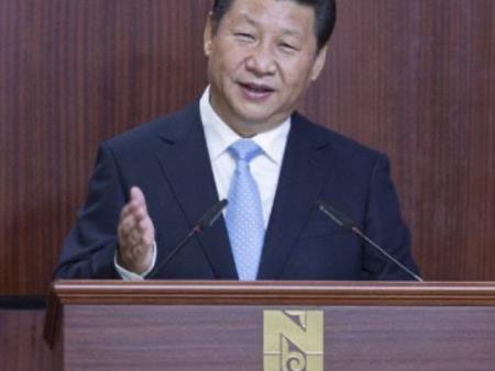 Truyền thông phương tây đã đã tung hô đơn cực , dân chủ giả hiệu .